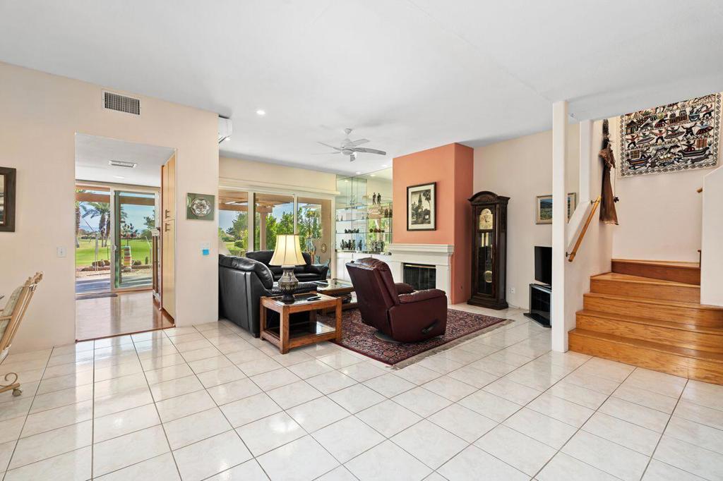 21 Colonial Drive