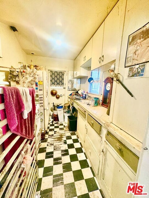 Tiny photo for 2005 4th Street, Santa Monica, CA 90405 (MLS # 26850083)