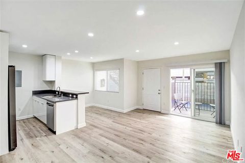 Photo of 5529 Bonner Avenue #3, North Hollywood, CA 91601 (MLS # 26814691)