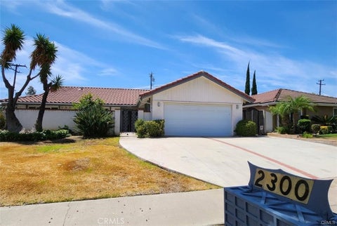 Photo of 2300 El Rancho Vista Vis, Fullerton, CA 92833 (MLS # AR26222979)