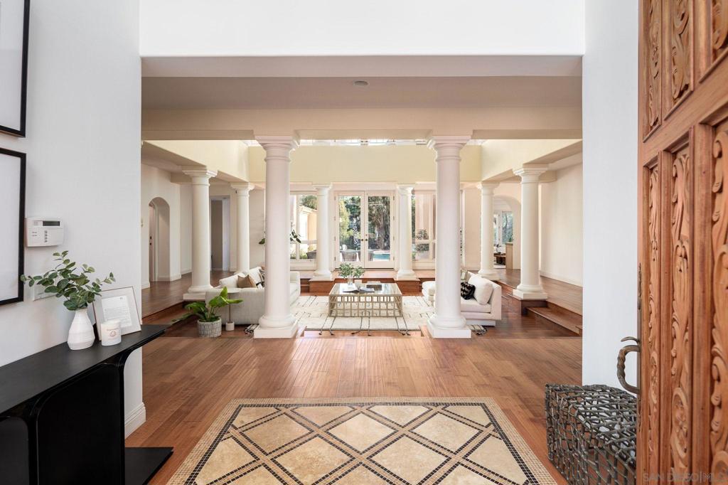 17249 Camino De Montecillo