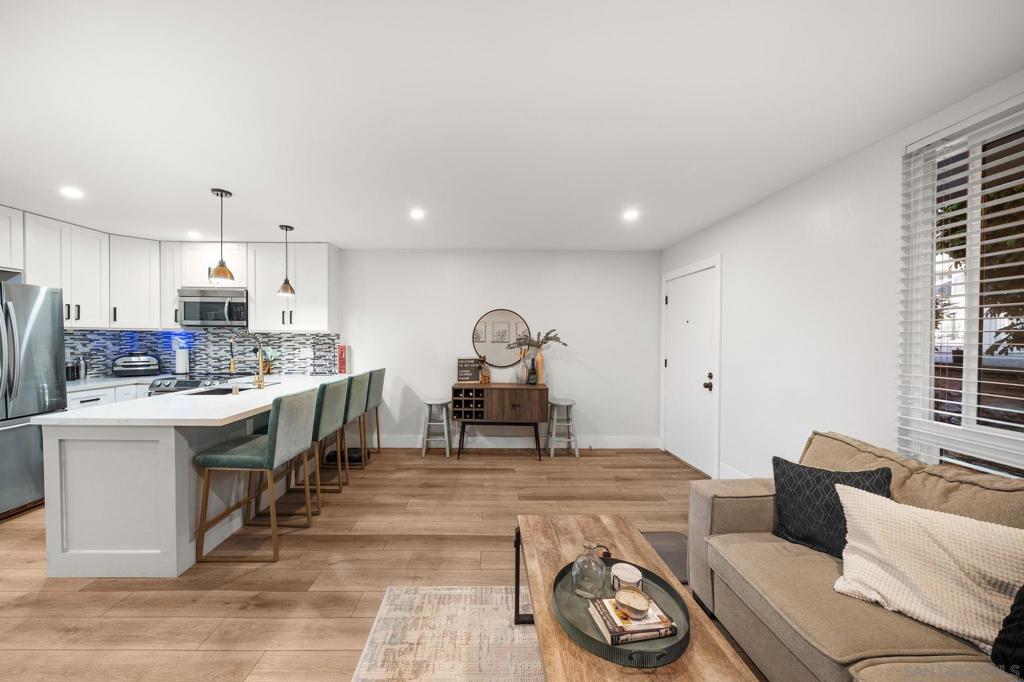 1124 Eureka ST 18, San Diego CA 92110