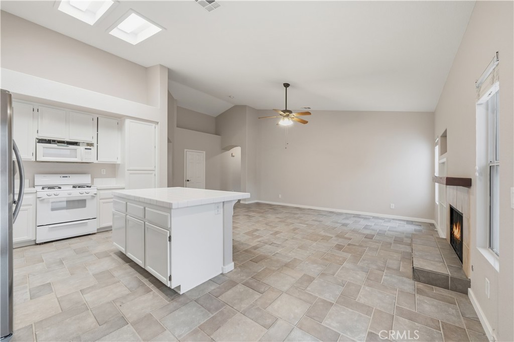 31572 Adour