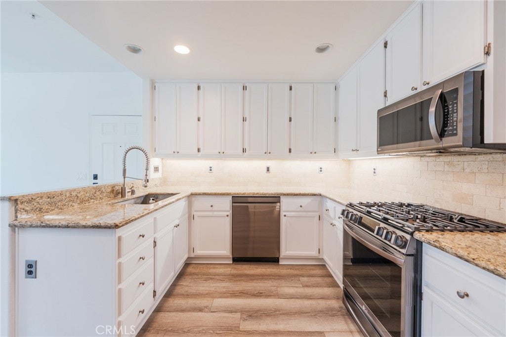 Photo of 19162 Holly LN, Huntington Beach, CA 92648 (MLS # OC26214701)