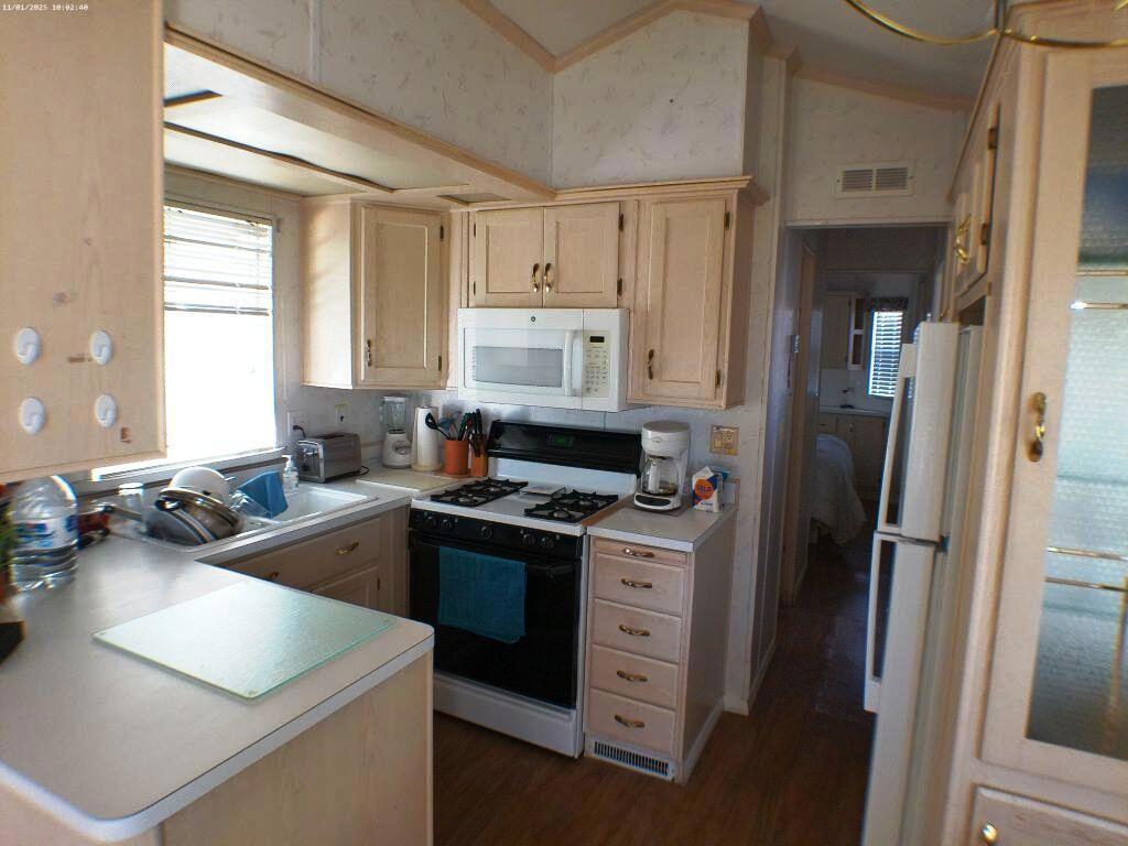 Rancho Casa Blanca - Manufactured In Park