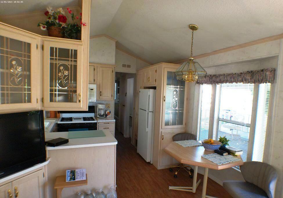 Rancho Casa Blanca - Manufactured In Park