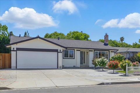 Photo of 104 Cherry Blossom Drive, San Jose, CA 95123 (MLS # ML82030647)