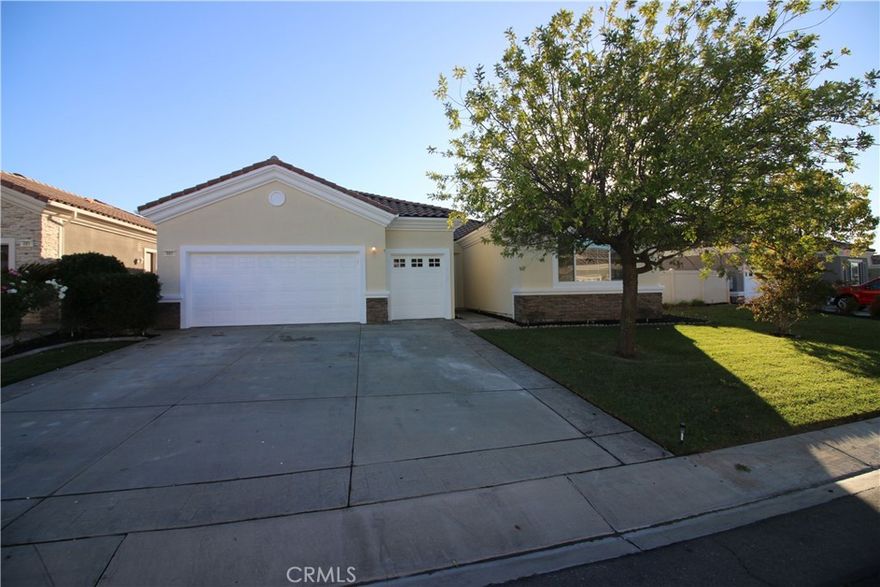 Newley Remodeled open floorplan new exterior and interior paint new flooring, new rear landscaping. Super clean move in condition ready for its new owner.