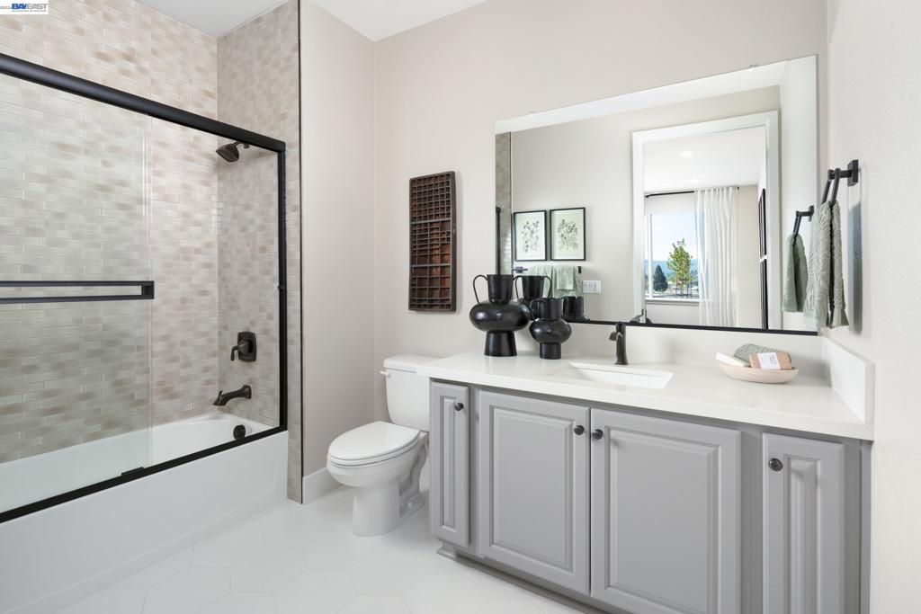 Photo of 2358 Stanford Street St, Alameda, CA 94501 (MLS # 41132012)