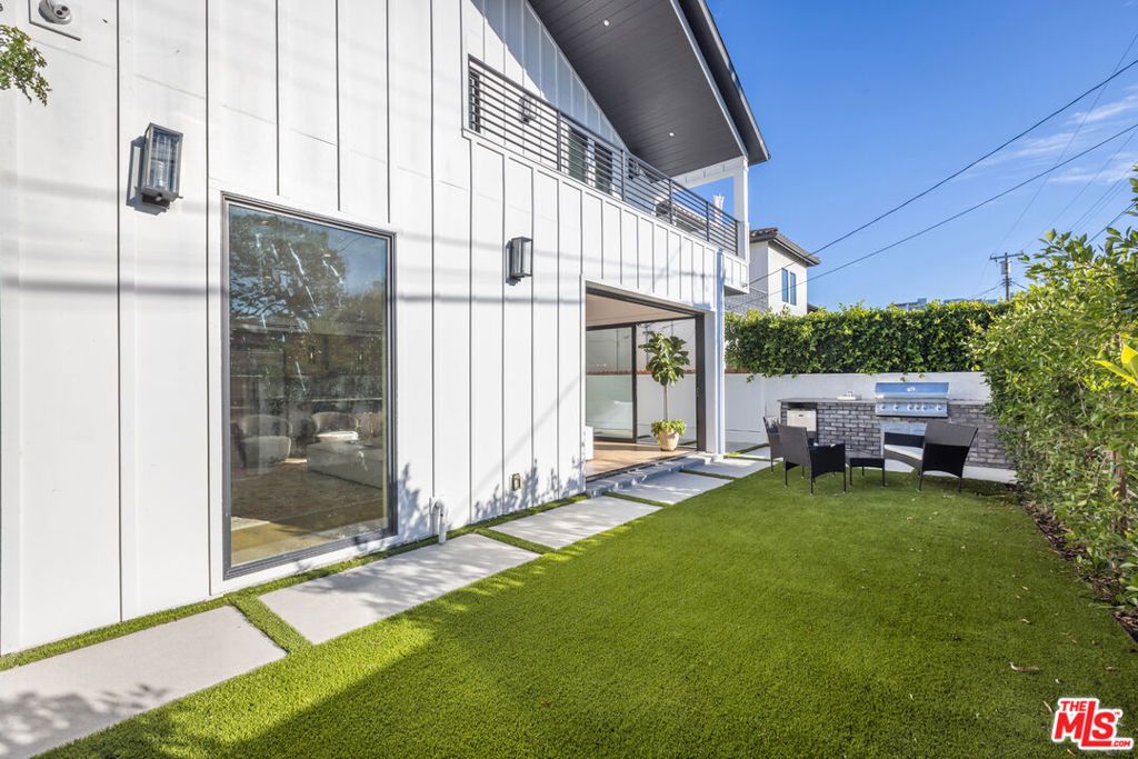 Photo of 3021 Stanford Avenue, Marina Del Rey, CA 90292 (MLS # 25620773)