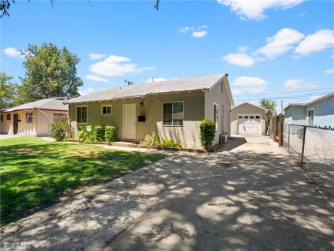 Photo of 2404 Roxbury Dr DR, San Bernardino, CA 92404 (MLS # SB26168273)