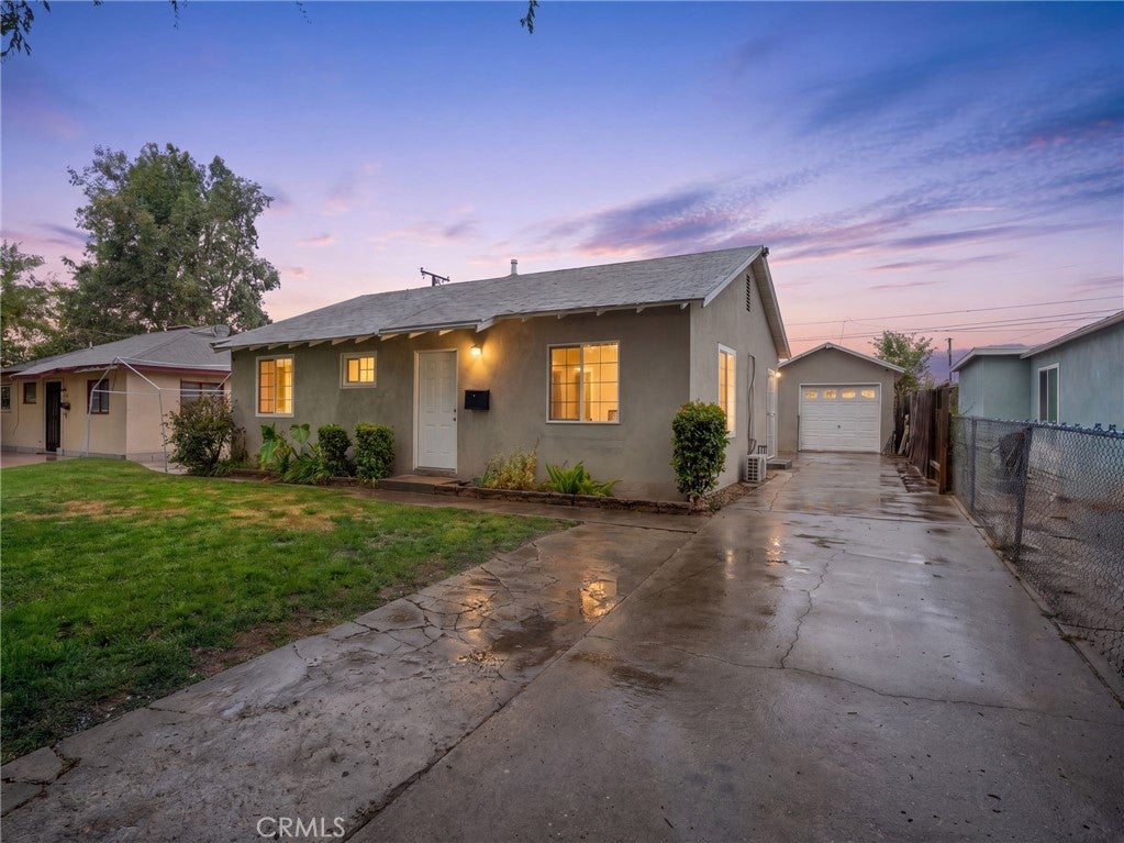 2404 Roxbury Dr