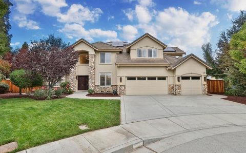 Photo of 17017 Heatherwood Way, Morgan Hill, CA 95037 (MLS # ML82025547) Photo of 17017 Heatherwood Way, Morgan Hill, CA 95037 (MLS # ML82025547)