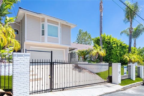 Photo of 16973 Strawberry DR, Encino, CA 91436 (MLS # SR26103579)