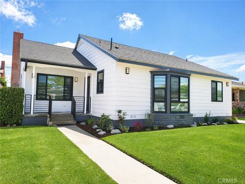 Photo of 2824 Monogram Ave, Long Beach, CA 90815 (MLS # RS26088505)