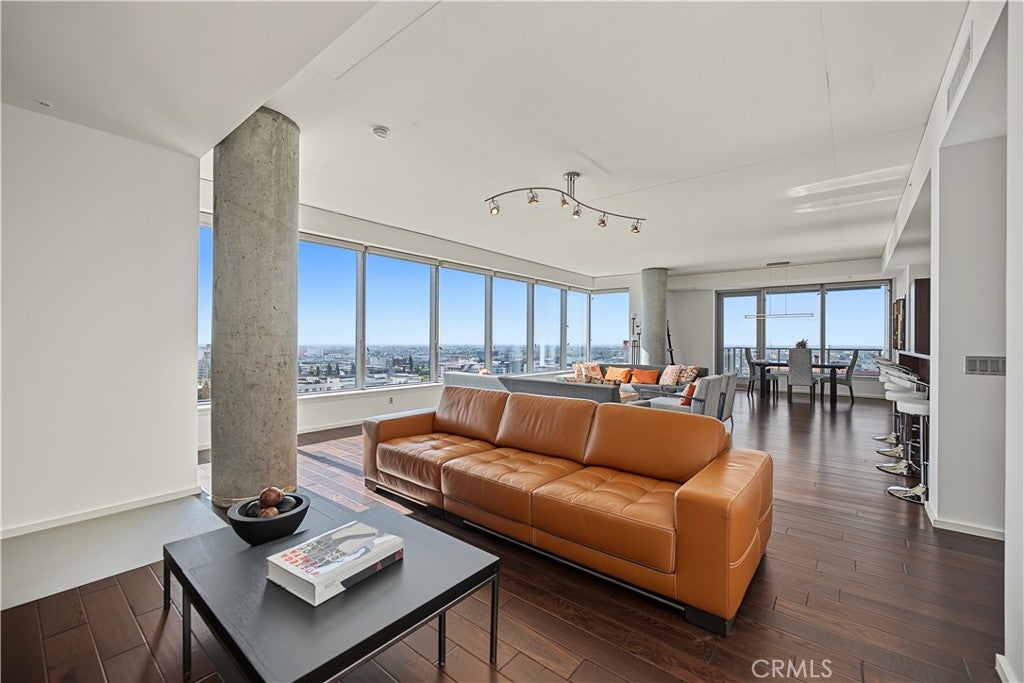 1155 S S Grand Avenue 1601