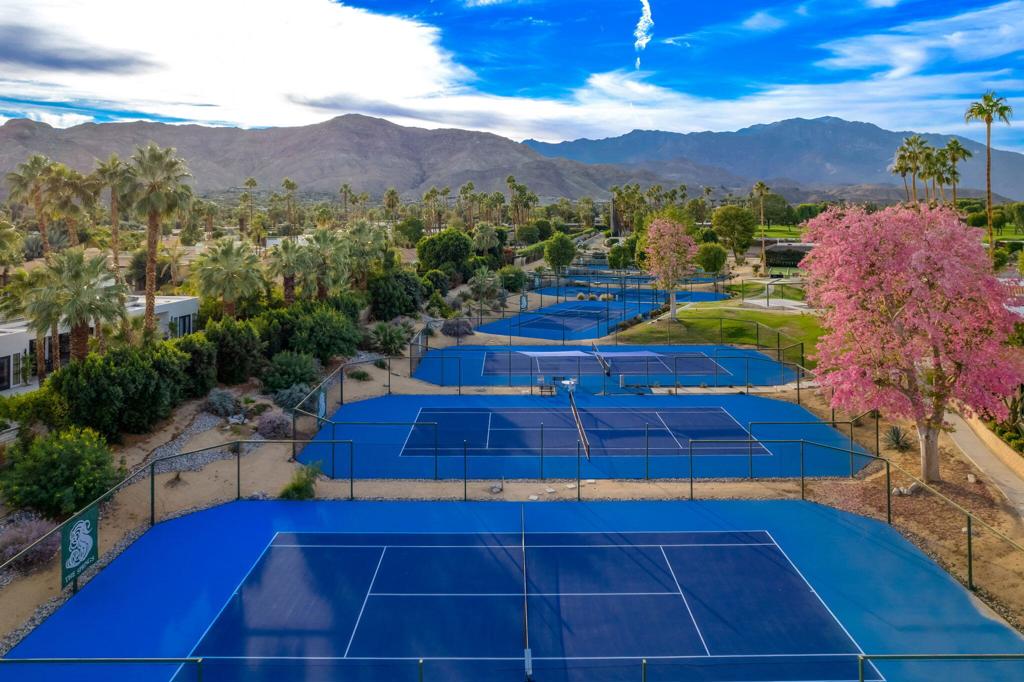 The Springs C.C. - Residential