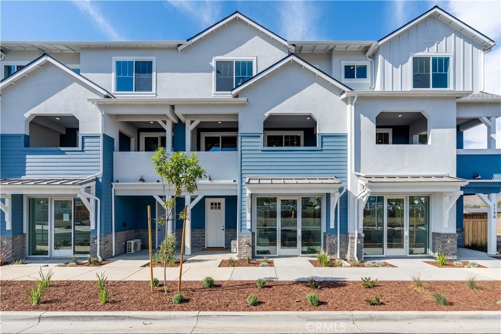 1196 Tiburon Way
