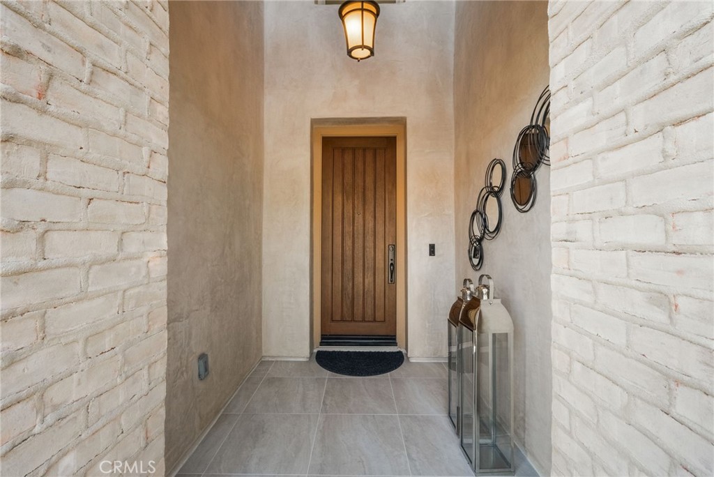 1132 Summit Oak