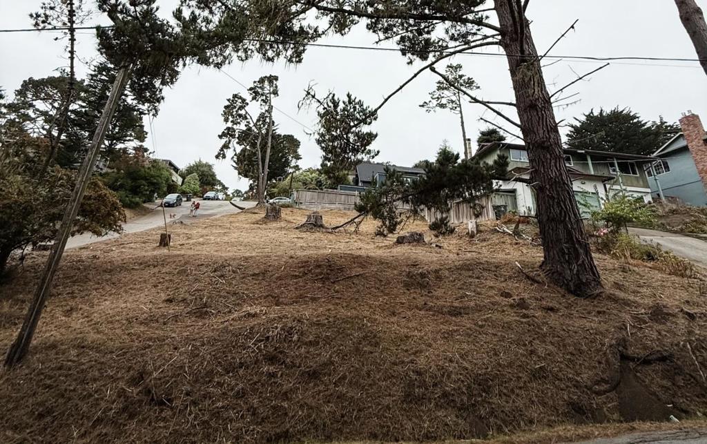 Surrounded by parks, beaches, and endless opportunities for outdoor recreation, this property captures the best of coastal living, whether you are exploring trails, relaxing at the beach, or enjoying harbor activities. PARCEL HAS CERTIFICATE OF COMPLIANCE. Seller will consider concessions.