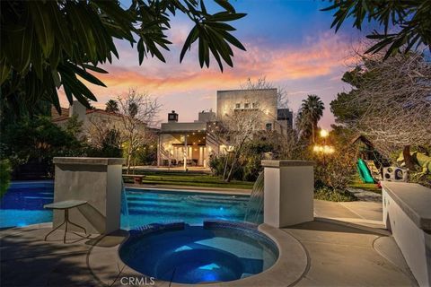 Photo of 41530 Nonpareil Dr, Quartz Hill, CA 93551 (MLS # SR26011718)