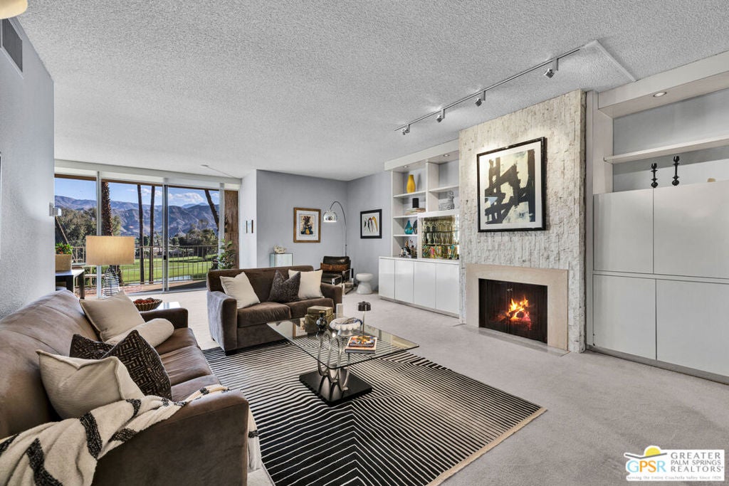 899 Island Drive 403