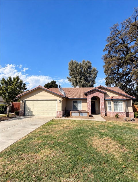 Photo of 1711 N Stover ST, Visalia, CA 93292 (MLS # PT26210537)