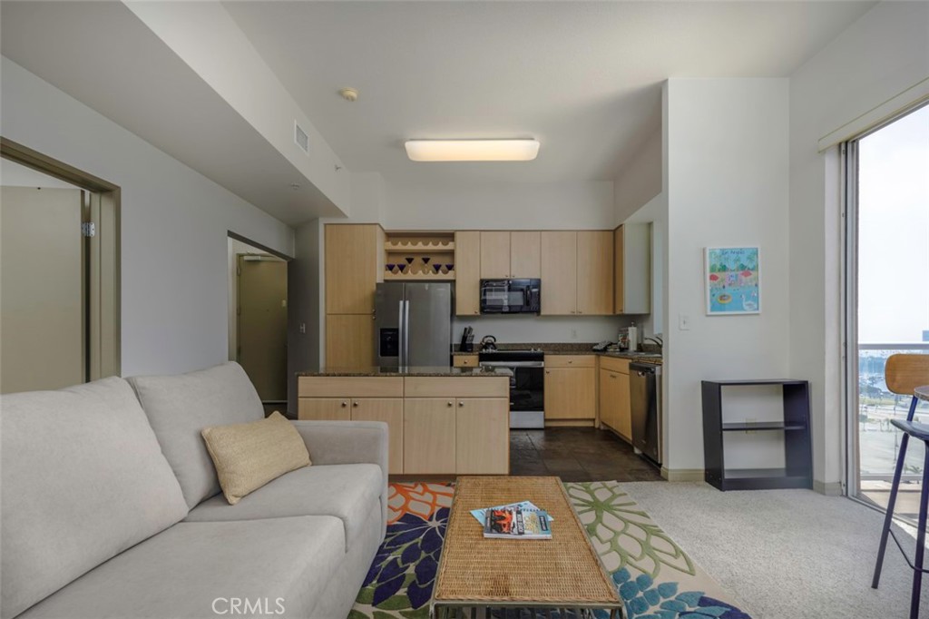 388 E Ocean 1402