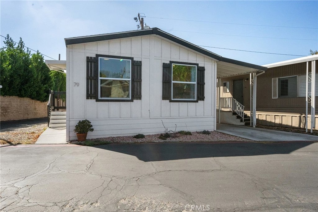 9340 Foothill Boulevard 79