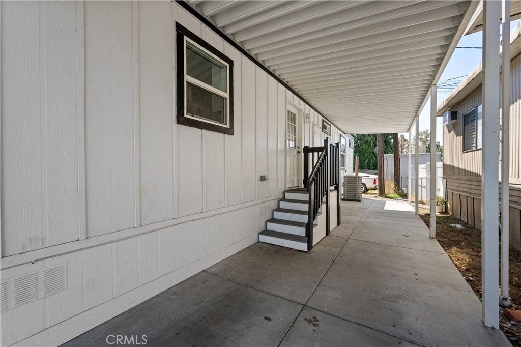 9340 Foothill Boulevard 79