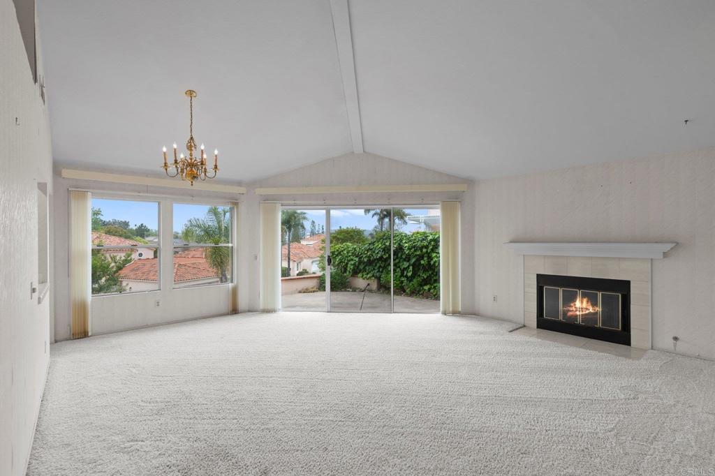 1274 Rue Saint Moritz