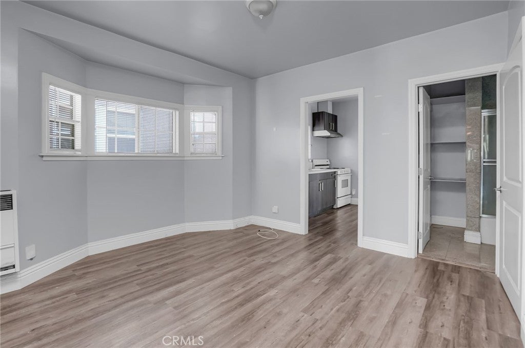914 W 41st