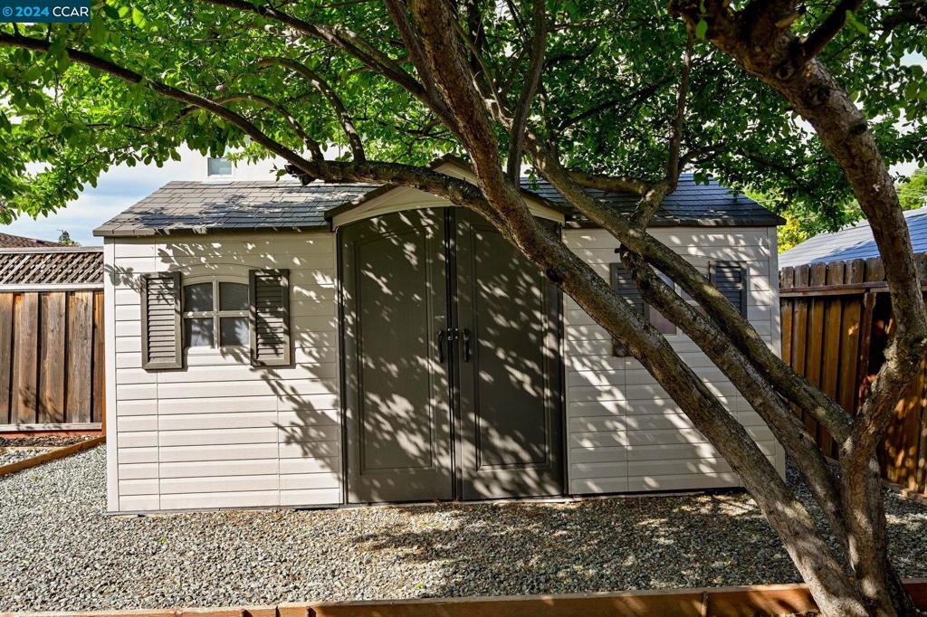 CLAYTON VALLEY - Residential