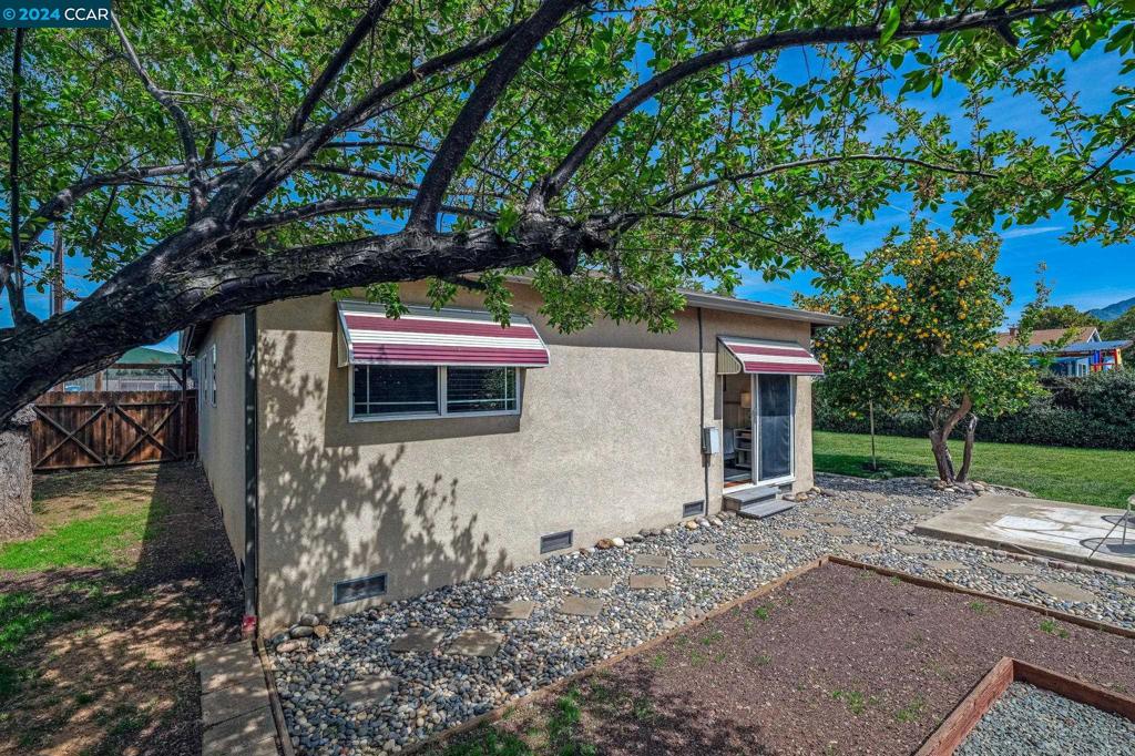 CLAYTON VALLEY - Residential