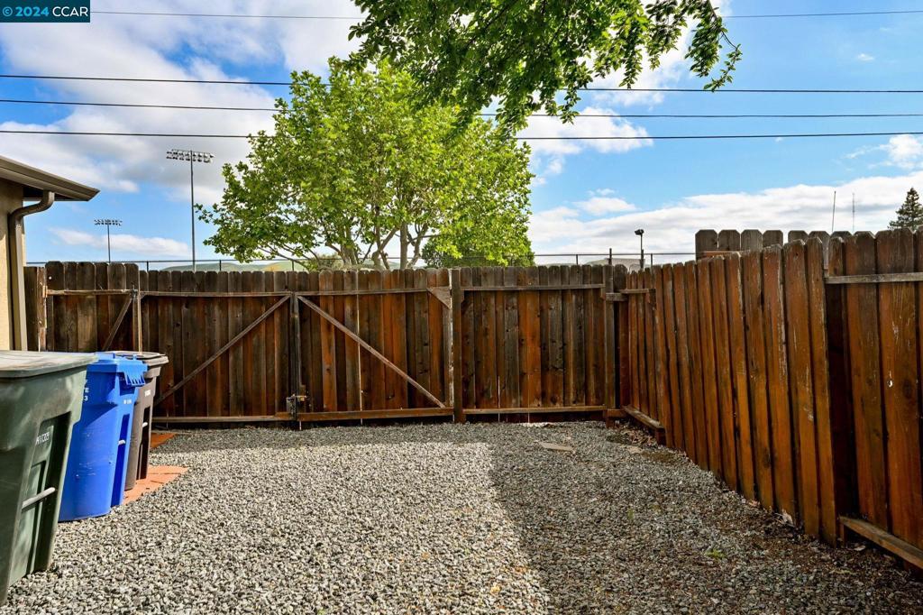 CLAYTON VALLEY - Residential