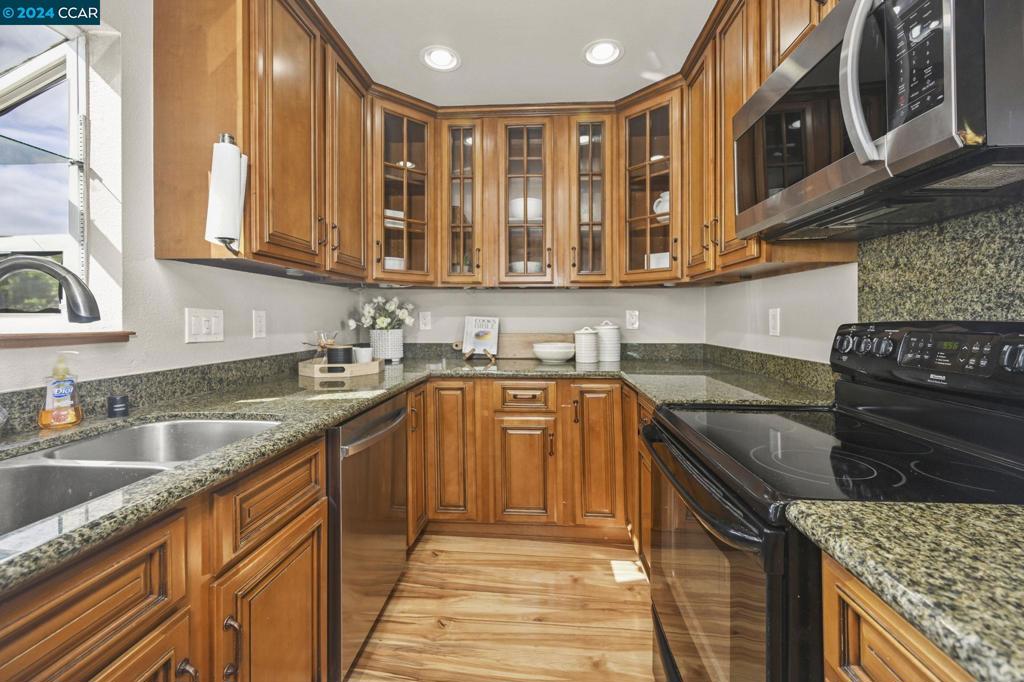 CLAYTON VALLEY - Residential