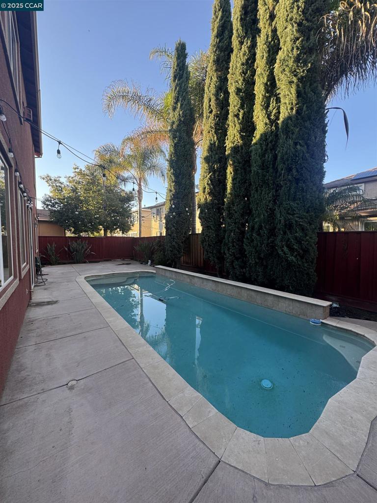 THE LAKES - Residential