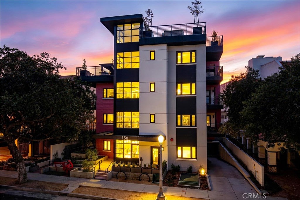 150 S Oak Knoll AVE 202, Pasadena CA 91101