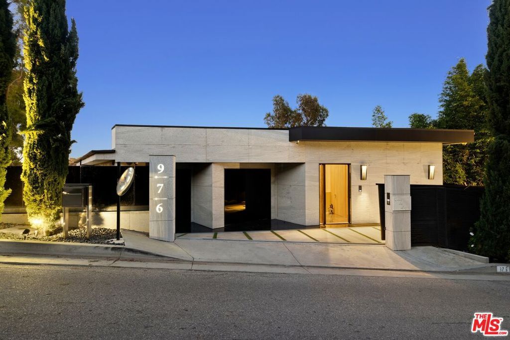 Photo of 976 Bel Air Road, Los Angeles, CA 90077 (MLS # 26687083)