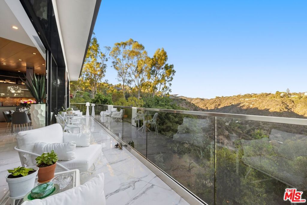 976 Bel Air Road