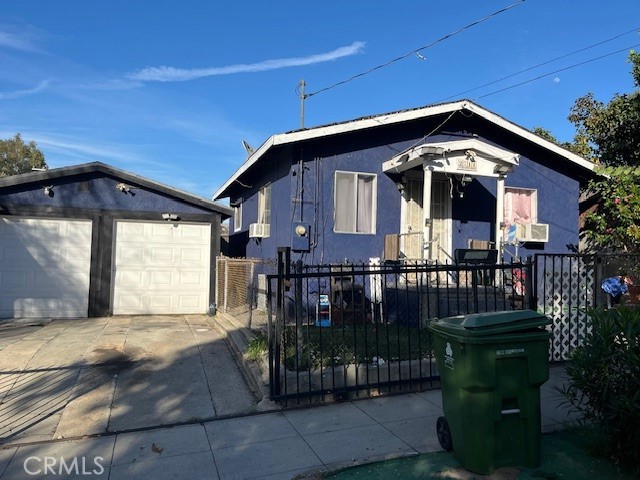 656 S Mott