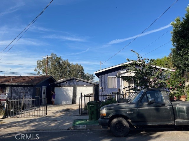 656 S Mott