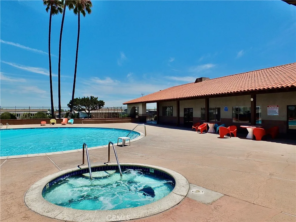 Harbor City, California 90710, United States, 2 Bedrooms Bedrooms, ,2 BathroomsBathrooms,Residential,Active,179657