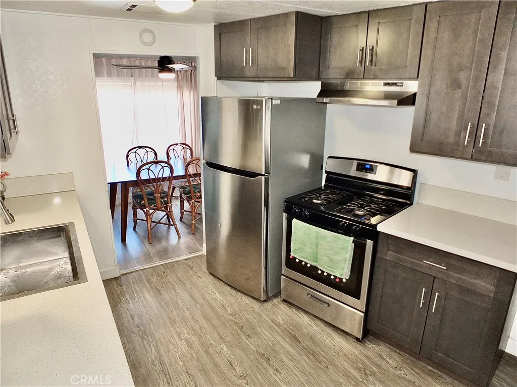 Harbor City, California 90710, United States, 2 Bedrooms Bedrooms, ,2 BathroomsBathrooms,Residential,Active,179657