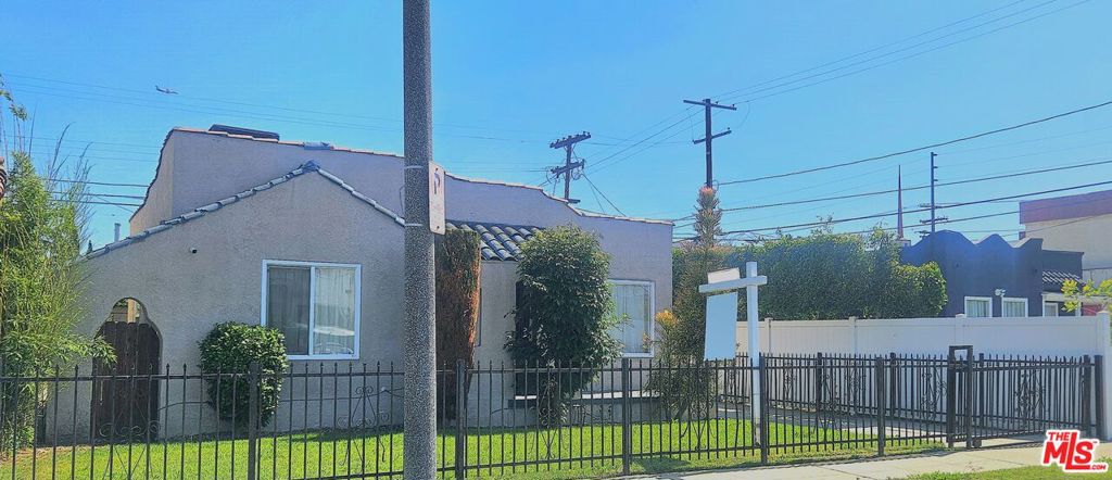 1738 W 66th Street