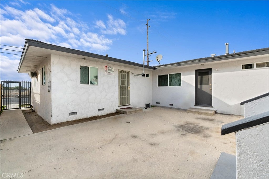 1110 N East