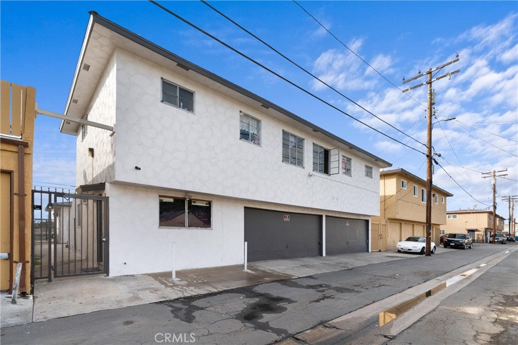 1110 N East