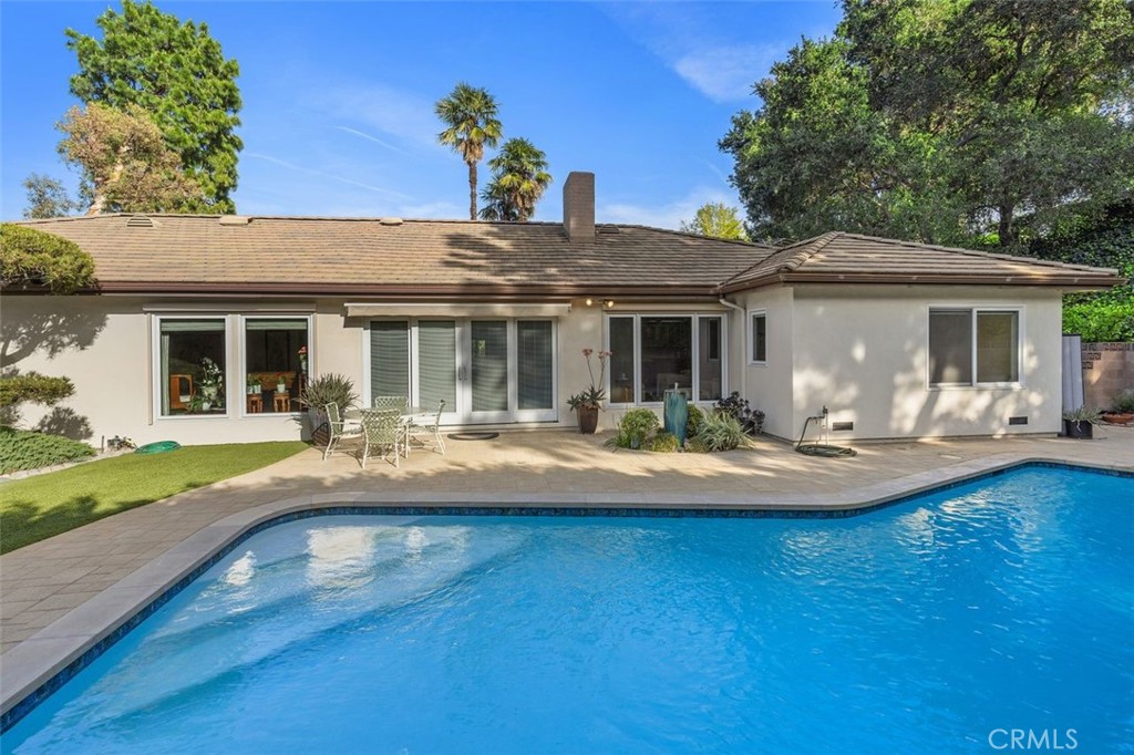 16903 Oak View Drive