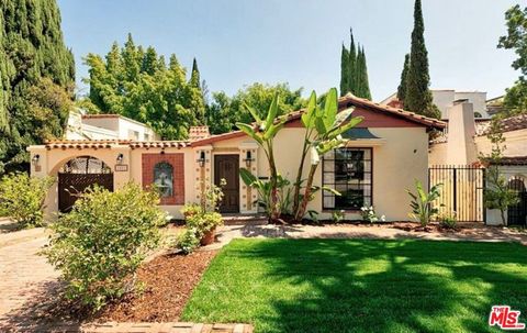 Photo of 1522 Pandora Avenue, Los Angeles, CA 90024 (MLS # 25622451)