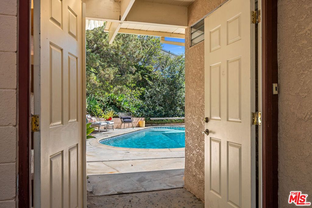 Photo of 971 Stonehill Lane, Los Angeles, CA 90049 (MLS # 26671851)